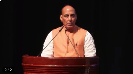 প্রতিরক্ষা মন্ত্রী রাজনাথ সিং গতকাল নতুন দিল্লিতে উইঙ্গস টু আওয়ার হোপস- গ্রন্থটির দ্বিতীয় খণ্ড আনুষ্ঠানিক প্রকাশ করেন।