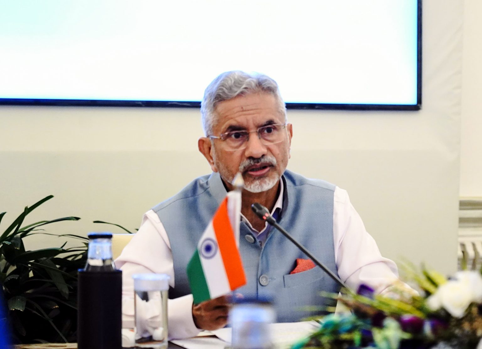 ইছলামাবাদক আন্তঃসীমা সন্ত্ৰাসবাদৰ ক্ষেত্ৰত সহযোগিতা আগ নবঢ়াবলৈ বৈদেশিক পৰিক্ৰমা মন্ত্ৰী ড০ এছ জয়শংকৰৰ সঁকিয়নি