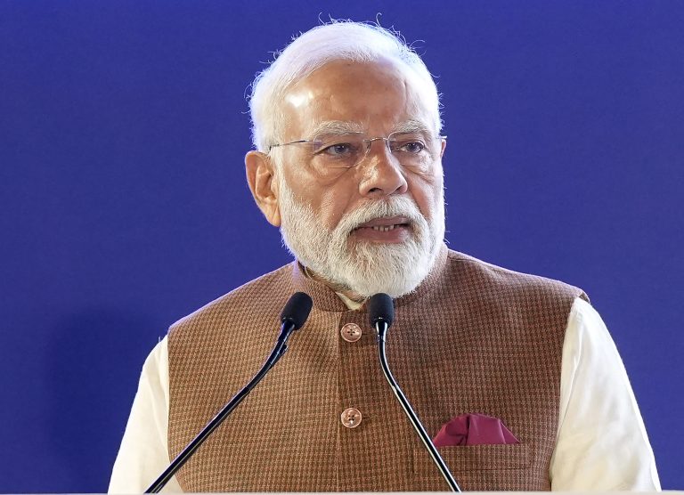 लोगों को गरीबी से उबारने के लिए सरकार के महत्वपूर्ण कदमों पर प्रधानमंत्री नरेंद्र मोदी ने डाला प्रकाश