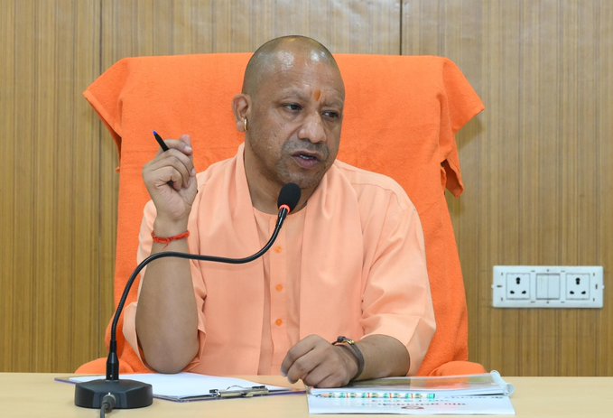 উত্তরপ্রদেশের মুখ্যমন্ত্রী যোগী আদিত্যনাথ ঈদের দিনে কেবল পূর্বনির্ধারিত স্থানেই যাতে কোরবানি করা হয় তা নিশ্চিত করতে আধিকারিকদের নির্দেশ দিয়েছেন ।