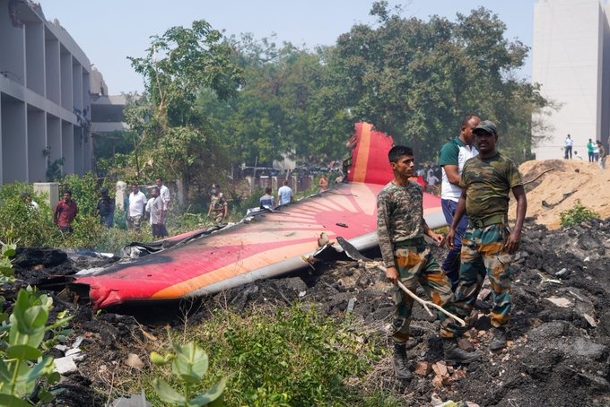 High-level committee probing AI plane crash holds first meeting