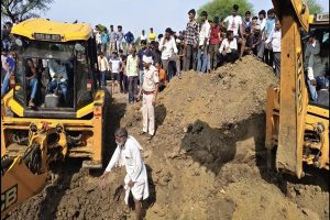 राजस्थान के भरतपुर जिले के रूपबास थाना के जंगी का नंगला गांव में मिट्टी धंसने की घटना में चार लोगों की मौत
