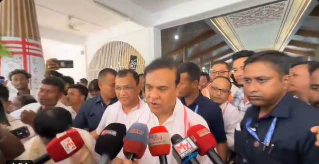 গোলাঘাট জিলাত কেইবাটাও কাৰ্যসূচীত অংশগ্ৰহণ ড° হিমন্ত বিশ্ব শৰ্মাৰ