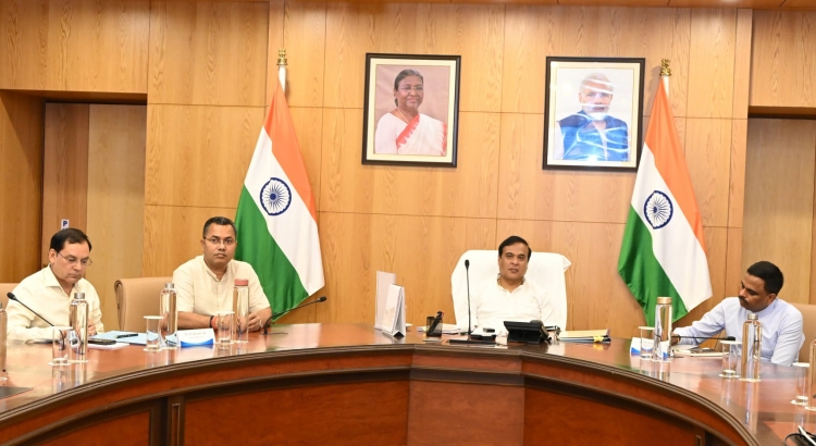 শুৱালকুছিৰ মেগা হেণ্ডলুম ক্লাষ্টাৰৰ অগ্ৰগতিৰ বুজ লয় মুখ্যমন্ত্রী ড০ হিমন্ত বিশ্ব শৰ্মাই