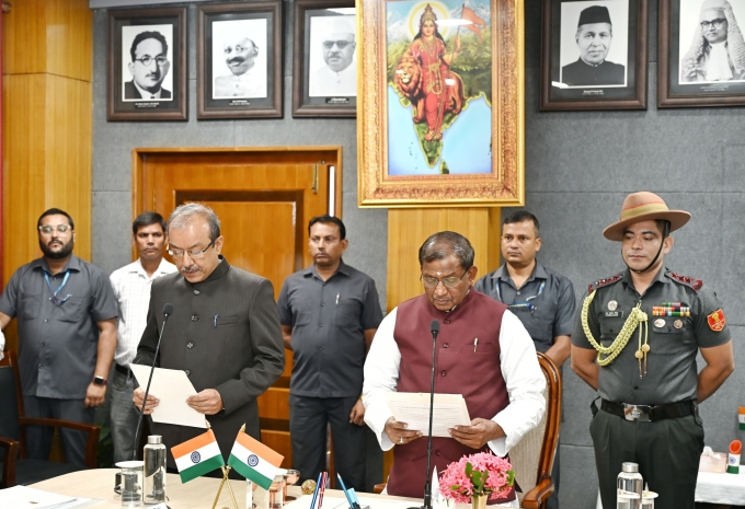 অসম অসামৰিক সেৱাৰ অৱসৰপ্ৰাপ্ত বিষয়া ৰঞ্জন শৰ্মাৰ ৰাজ্যিক নির্বাচনী আয়ুক্ত হিচাপে শপত গ্ৰহণ