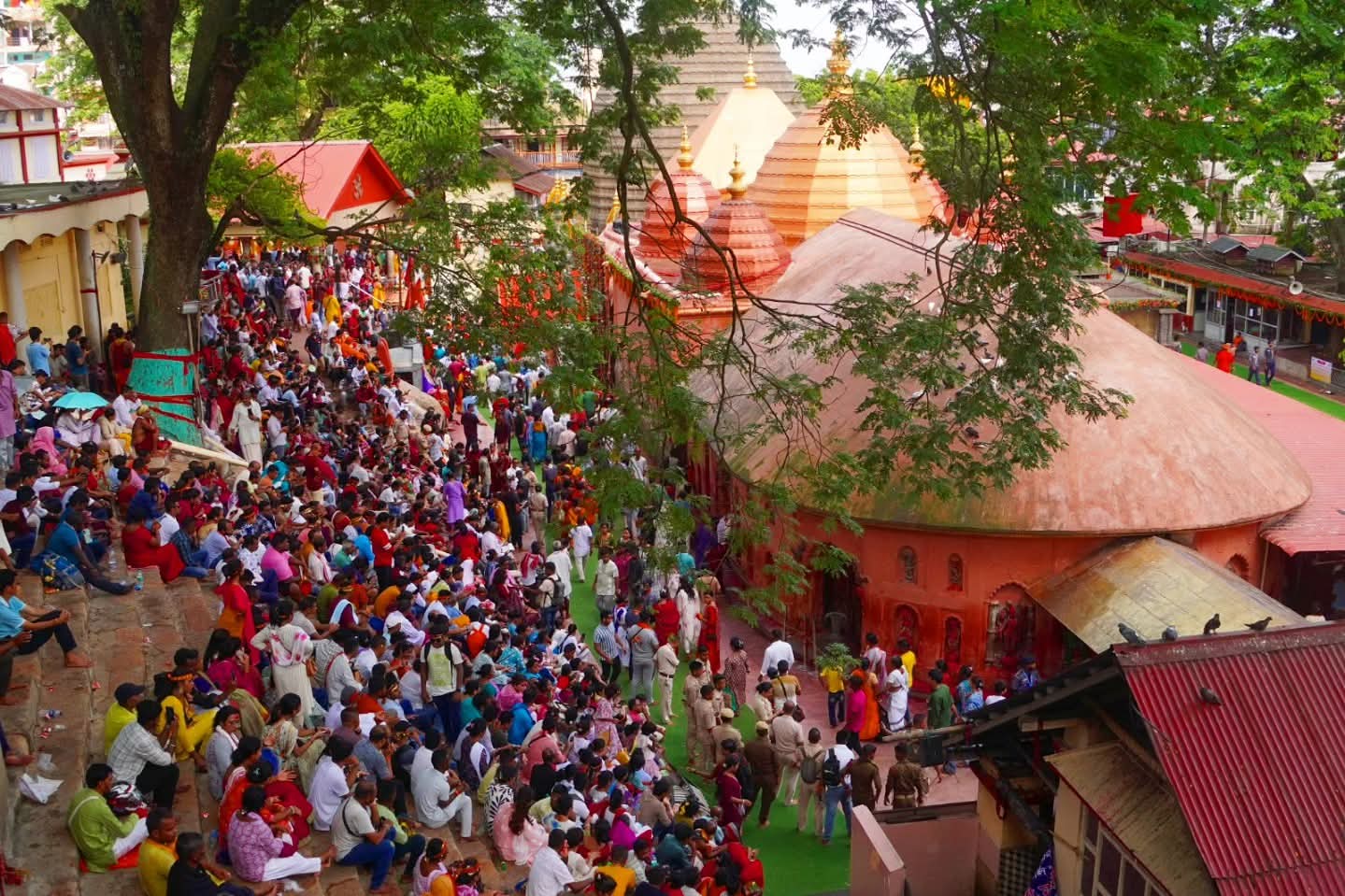 অম্বুবাচী মহাযোগৰ তৃতীয় দিনাও উখল-মাখল পৰিৱেশ