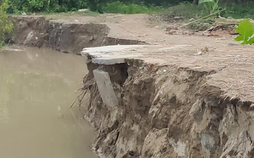 গঙ্গা ভাঙ্গনে মানুষের ক্ষয়ক্ষতি রুখতে, ন্যূনতম পাঁচ কিলোমিটার দূরে বাড়ি তৈরির সুপারিশ বিধানসভায়