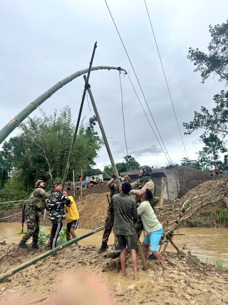 सिक्किममधे भूस्खलनामुळे अनेक ठिकाणी वाहतूक विस्कळीत