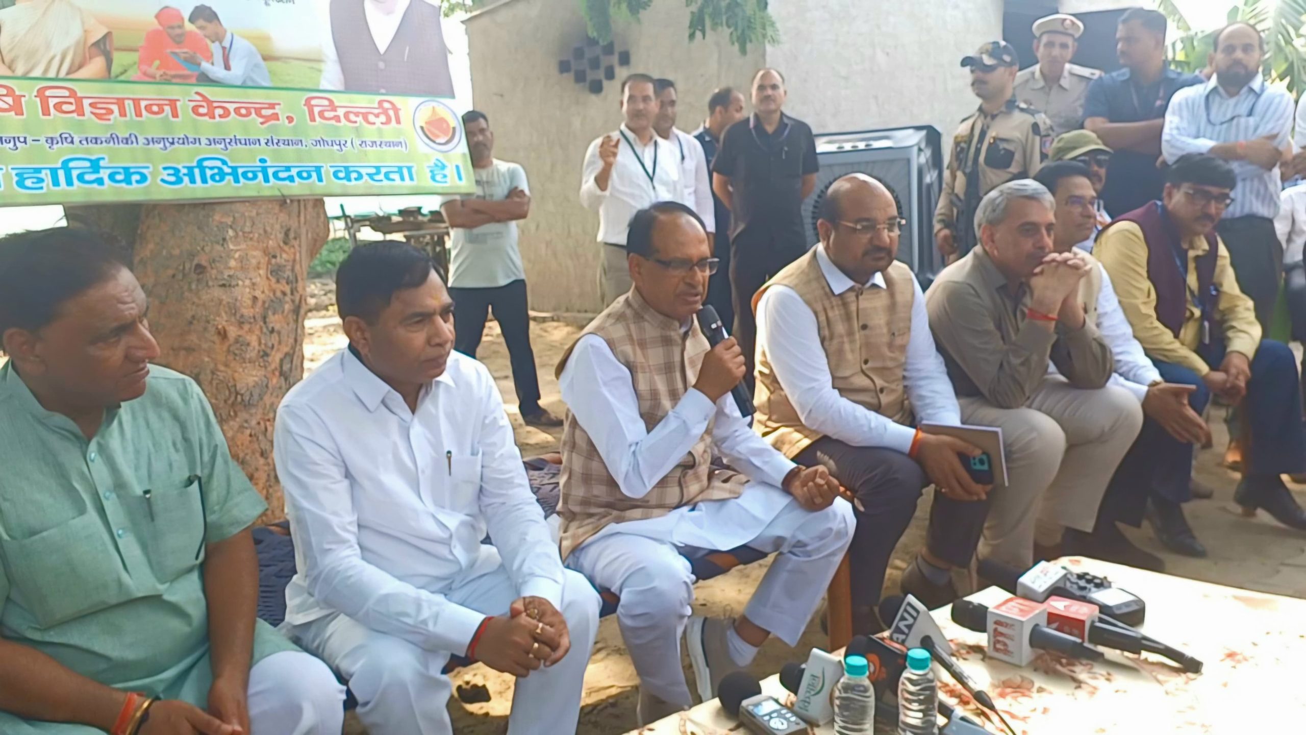 कृषि मंत्री शिवराज सिंह चौहान ने ‘विकसित कृषि संकल्प अभियान’ के अंतर्गत दिल्ली के किसानों के साथ बातचीत की