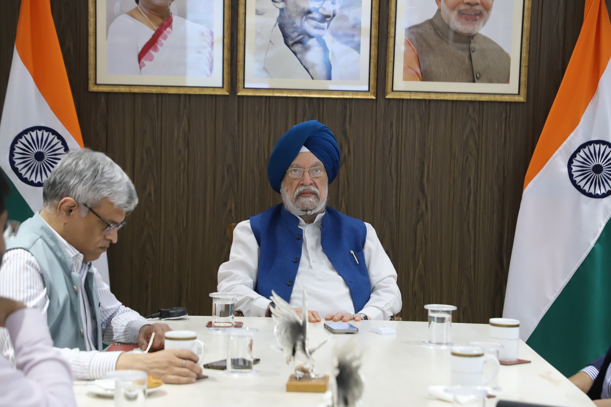 কেন্দ্রীয় পেট্রোলিয়াম ও প্রাকৃতিক গ্যাস মন্ত্রী হরদীপ সিং পুরী জানিয়েছেন, আগামী দিনের জন্য দেশে পর্যাপ্ত জ্বালানীর জোগান রয়েছে।