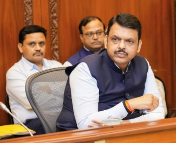 प्लास्टर ऑफ पॅरिसच्या गणेशमूर्तींच्या विसर्जनासंदर्भात दीर्घकालीन व पर्यावरणपूरक धोरण सादर करावे-मुख्यमंत्री