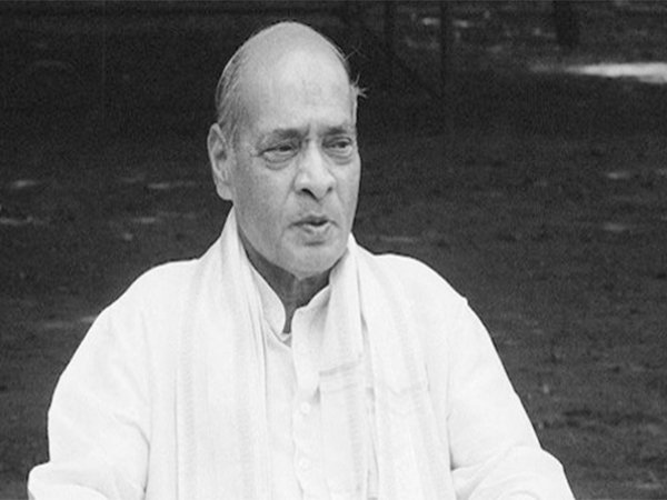PM Modi Pays tribute to former PM PV Narasimha Rao on his birth anniversary