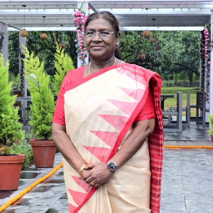 আজিৰে পৰা দুদিনীয়া কাৰ্যসূচীৰে ৰাষ্ট্ৰপতি শ্ৰীমতী দ্রৌপদী মুৰ্মুৰ উত্তৰ প্ৰদেশ ভ্ৰমণ