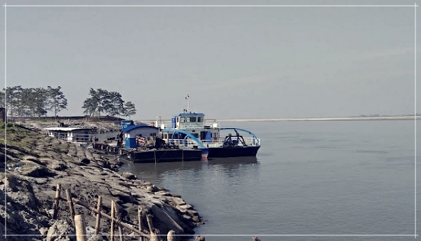 আভ্যন্তৰীণ জল পৰিবহণ বিভাগে কমলাবাৰী ঘাট অস্থায়ীভাৱে বন্ধ ঘোষণা কৰিছে
