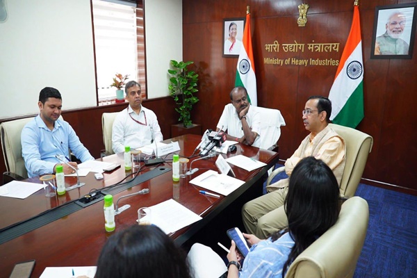 Govt invites applications for manufacturing of Electric Passenger Cars