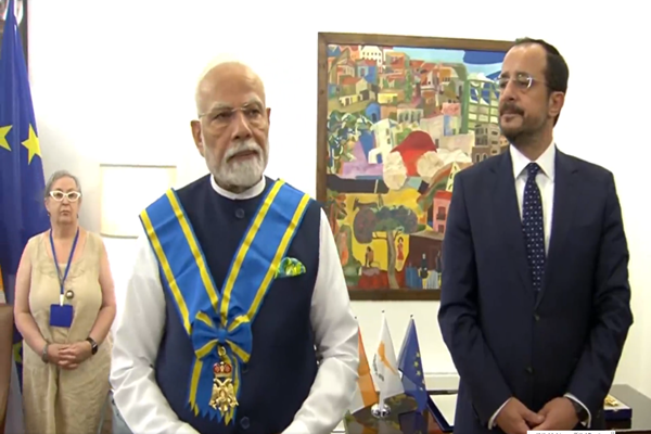 पीएम मोदी ने साइप्रस के राष्‍ट्रपति निकोसे क्रिस्टो-डोलीडीज से भेंट की