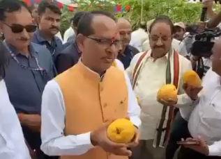 কেন্দ্রীয় কৃষি মন্ত্রী শিবরাজ সিং চৌহান মন্তব্য করেন কৃষিক্ষেত্রে  ক্ষেত্রে বৃদ্ধি না হলে ভারতের পক্ষে উন্নত দেশ হয়ে ওঠা সম্ভব নয়