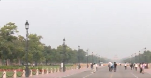 राष्ट्रीय राजधानी में तेज हवाओं के साथ हुई बारिश