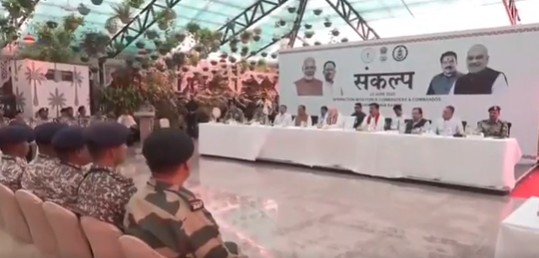 छत्तीसगढ़ः गृहमंत्री अमित शाह ने रायपुर में बीएसएफ के जवानों से बातचीत की
