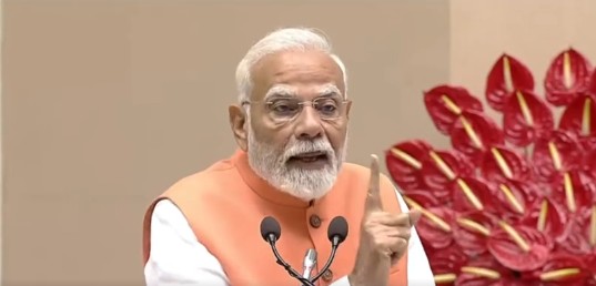 विदेशों पर लगातार कम हो रही है भारत की निर्भरताः नरेन्द्र मोदी