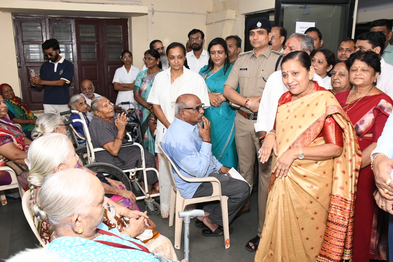 કેન્દ્રીય રાજ્યમંત્રી નિમુબેન બાંભણીયાએ ભાવનગરમાં રાષ્ટ્રીય વયોશ્રી યોજના‌ હેઠળ વરિષ્ઠ નાગરીકો માટે મૂલ્યાંકન કેમ્પનો આરંભ કરાવ્યો