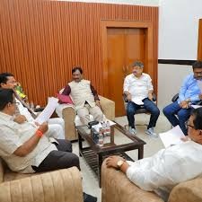 भ्रष्टाचार, मराठीवर अन्याय, हिंदी सक्ती, शक्तिपीठ महामार्ग इत्यादी मुद्द्यांवर राज्य सरकार पूर्णपणे अपयशी ठरल्याचा विरोधकांचा आरोप / अधिवेशन पूर्व चहापान कार्यक्रमावर बहिष्काराचा निर्णय