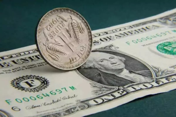 Rupee falls 25 paise to 85.86 against dollar amid foreign fund outflows