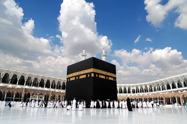 Over 1.8 million pilgrims gather in Mina as annual Hajj begins