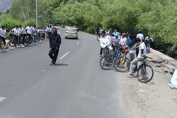 Cycle rally marks World Bicycling & Environment Day celebrations in Kargil