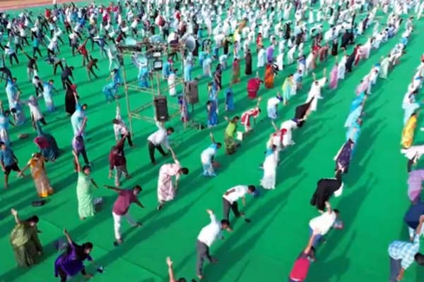Andhra Pradesh: Thousands participate in state-level Yoga Andhra program in Palnadu