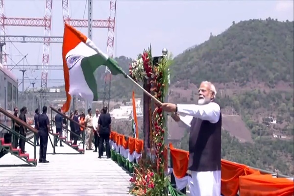 Rail network connects country from Kashmir to Kanyakumari says PM Modi