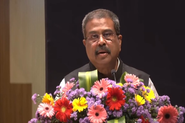 কেন্দ্রীয় শিক্ষামন্ত্রী ধর্মেন্দ্র প্রধান বলেছেন , বিজ্ঞানী, উদ্ভাবক এবং নীতি-নির্ধারককারীদের সার্বিক উন্নয়নের একজোট হয়ে এগিয়ে আসতে হবে।