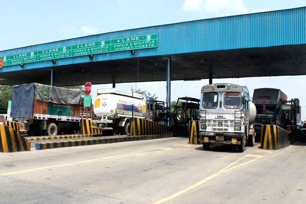 Govt to launch ₹3,000 FASTag annual pass for cars to ease highway drive