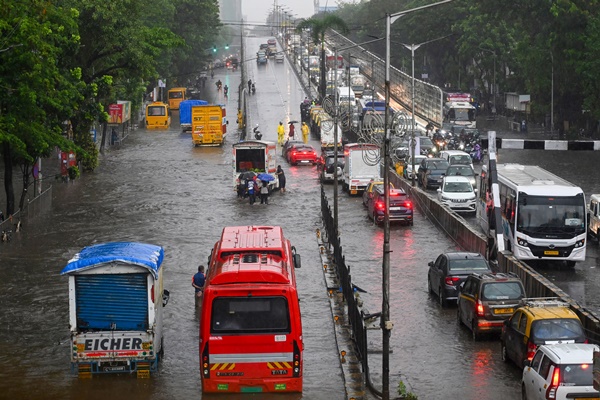 Maharashtra: Mumbai lashed by 200 mm rainfall; train services suspended