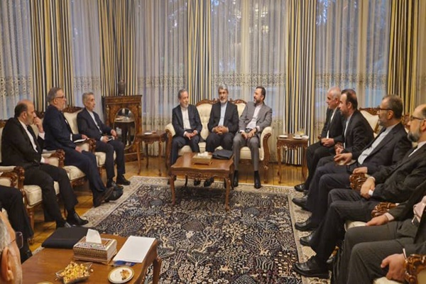 Iran FM Araghchi Meets EU Counterparts in Geneva to Avert Israel Conflict