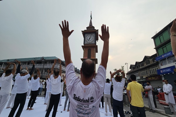 Lakhs of People Join Yoga Day Celebrations Across All 10 Districts of Kashmir Region