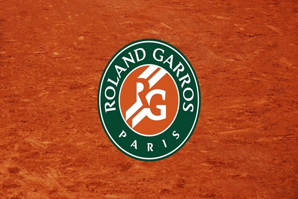 French Open: Alcaraz reaches 100 clay wins, Swiatek survives scare, Sabalenka advances