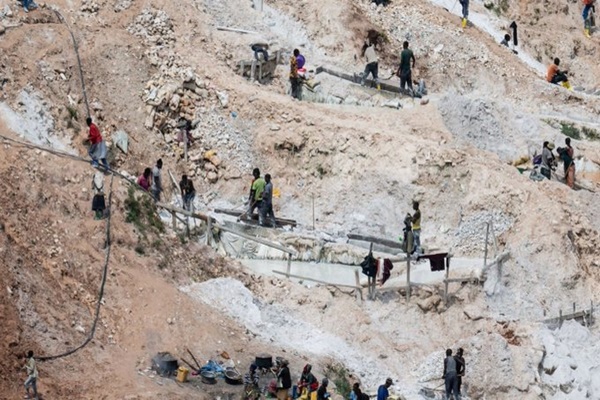 Over 20 killed after coltan mine collapse in Congo
