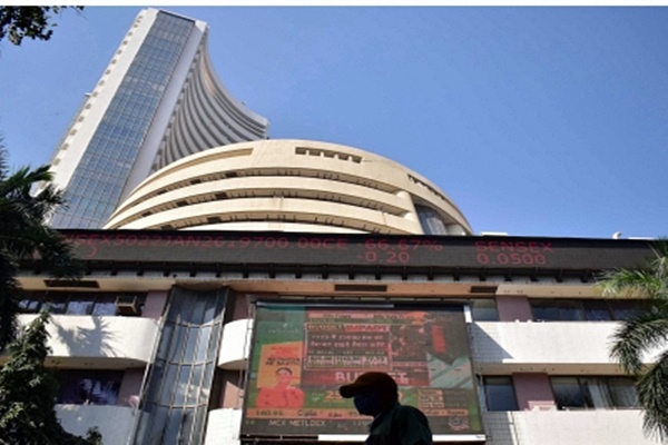 Sensex, Nifty rebound with 1.6% weekly gain