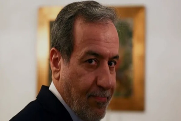 ایران کے وزیر خارجہ سید عباس عراقچی نے، ایران کی تین ایٹمی تنصیبات پر اسرائیل کے ساتھ تال میل کر کے امریکی فورسز کے فوجی حملوں کے بعد امریکہ کی سخت مذمت کی ہے۔