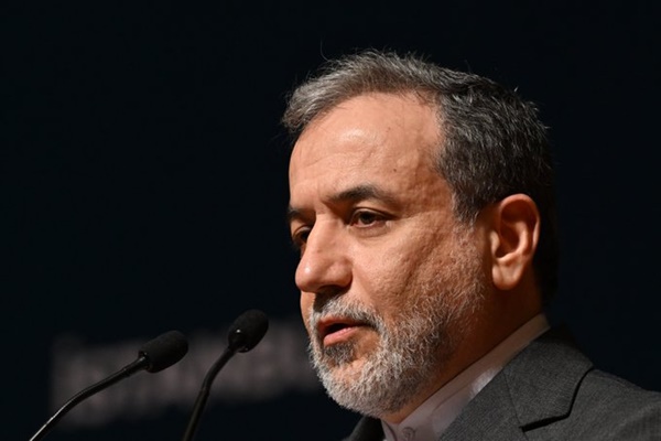 Iran’s Foreign Minister to Meet President Putin in Moscow Tomorrow