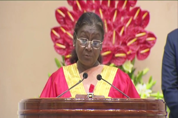 صدر جمہوریہ دروپدی مرمو نے کہا ہے کہ دنیا کو موسمیاتی تبدیلی کا سامنا ہے اور پائیداری اب کوئی نعرہ نہیں رہ گیا ہے، بلکہ یہ ایک ضرورت بن گیا ہے