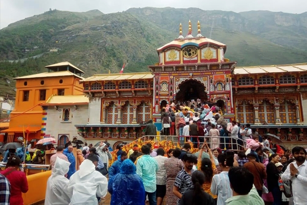 Char Dham Yatra resumes in Uttarakhand amid landslides & rain alert