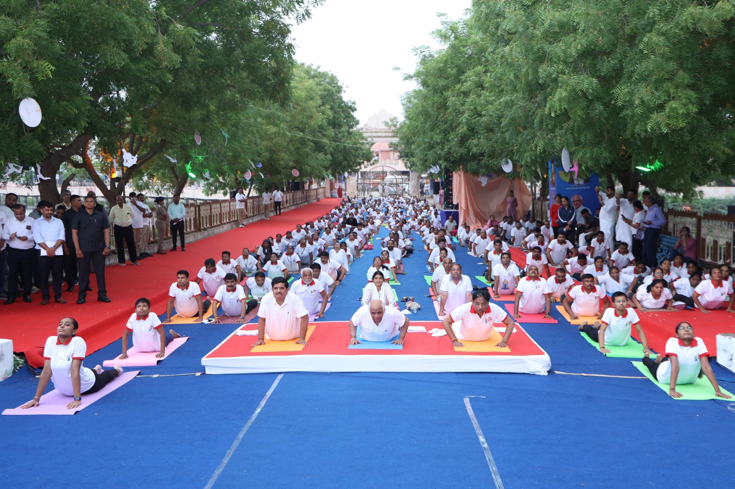 11મા આંતરરાષ્ટ્રીય યોગ દિવસની રાજ્ય કક્ષાની ઉજવણી વડનગરના શર્મિષ્ઠા તળાવ પરિસર ખાતે કરવામાં આવી.