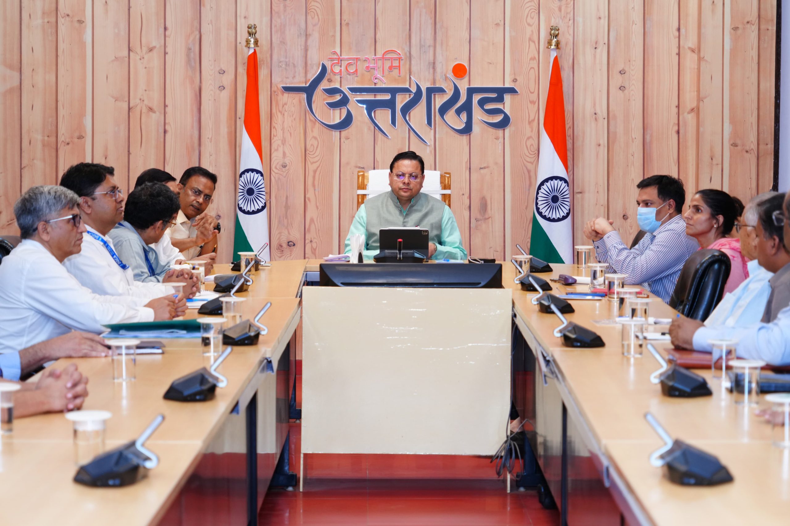 उत्तराखंड में हेली सेवाओं के संचालन में सुरक्षा मानकों से कोई समझौता बर्दाश्त नहीं किया जाएगा: मुख्यमंत्री पुष्कर सिंह धामी