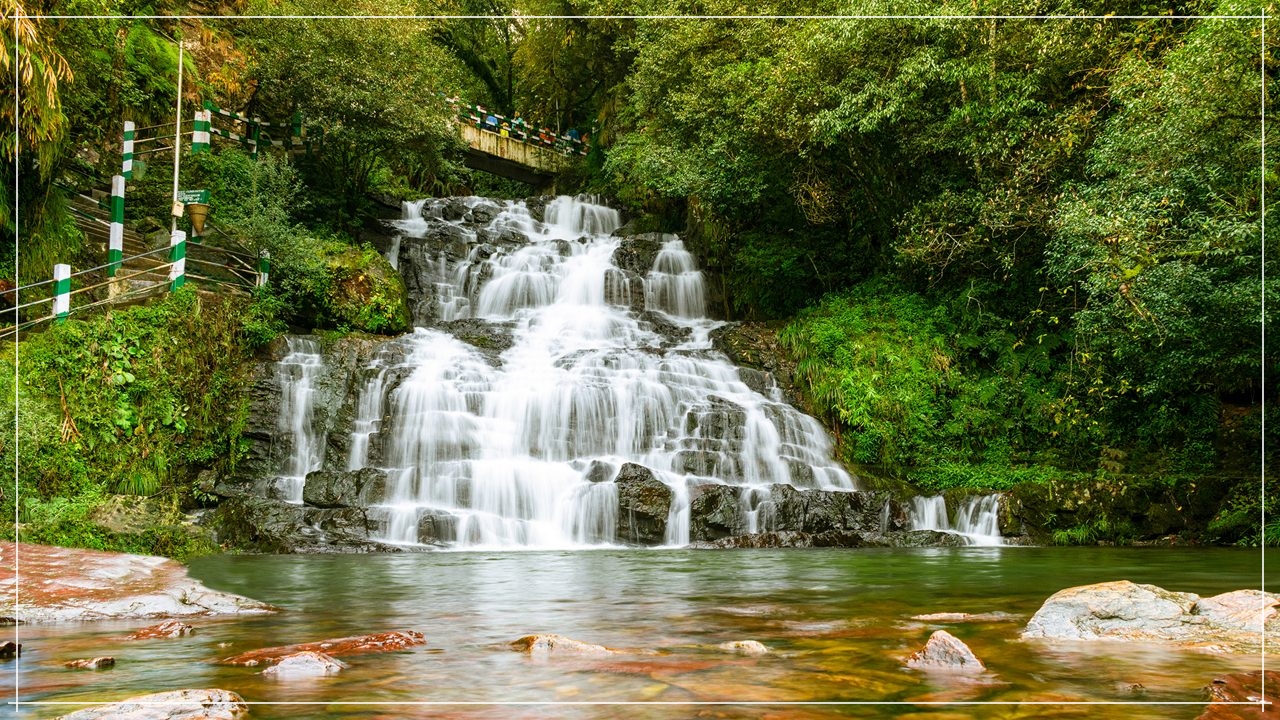 মেঘালয়ত ট্রেকিং কৰাৰ সময়ত পৰ্যটকসকলক বাধ্যতামূলকভাৱে টুৰিষ্ট গাইডৰ সহায় ল’বলৈ নির্দেশনা