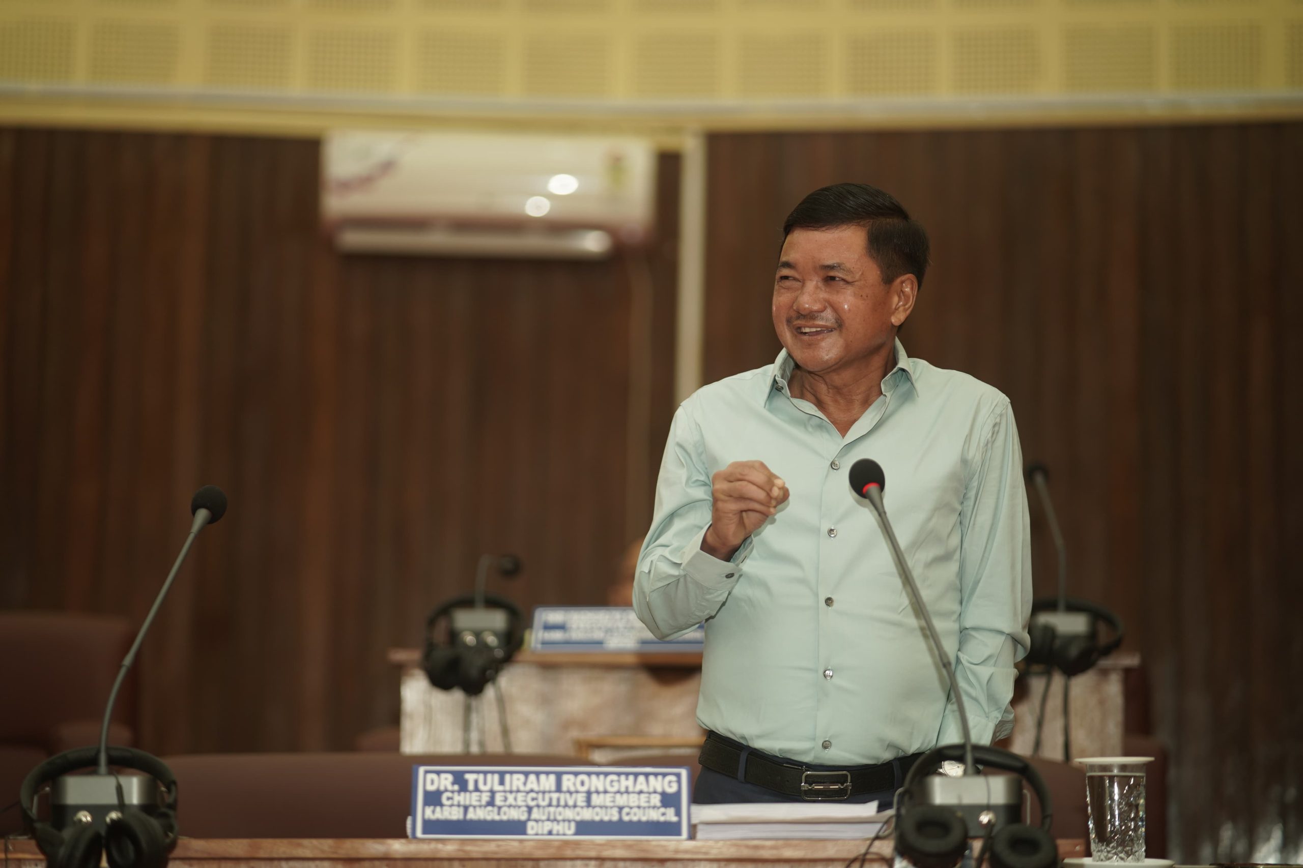কার্বি আংলং স্বায়ত্তশাসিত পৰিষদত পৰম্পৰাগত বিচাৰ পদ্ধতি সূচাৰুৰূপে প্ৰৱৰ্তনৰ বাবে ২০০০ চনৰ স্বায়ত্তশাসিত পৰিষদ আইন কাৰ্যকৰীকৰণৰ সিদ্ধান্ত