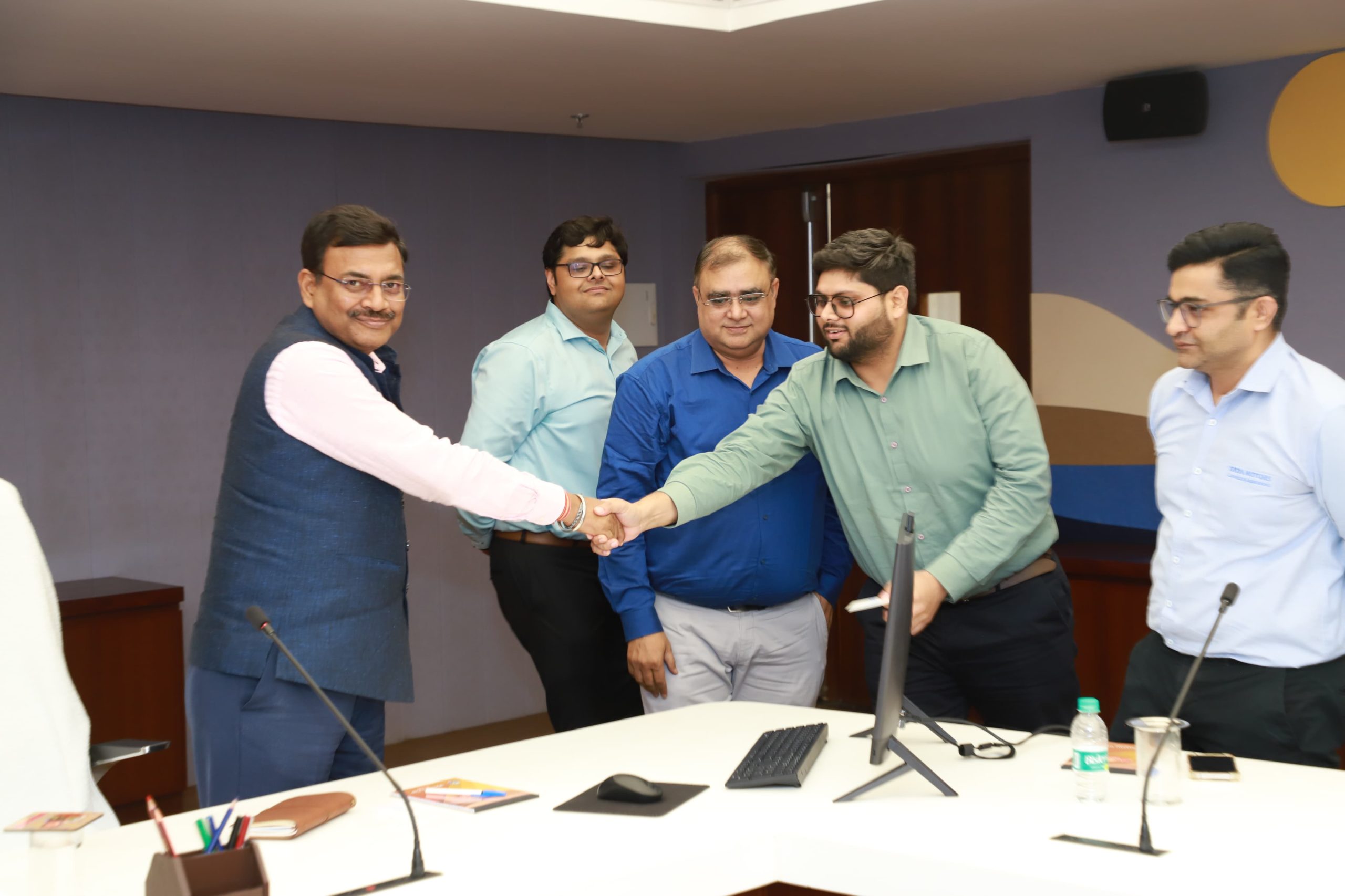उत्तराखंड के मुख्य सचिव आनंद बर्धन ने केंद्र सरकार से पंतनगर हवाई अड्डे के विस्तारीकरण की प्रक्रिया जल्द शुरू करने की मांग की