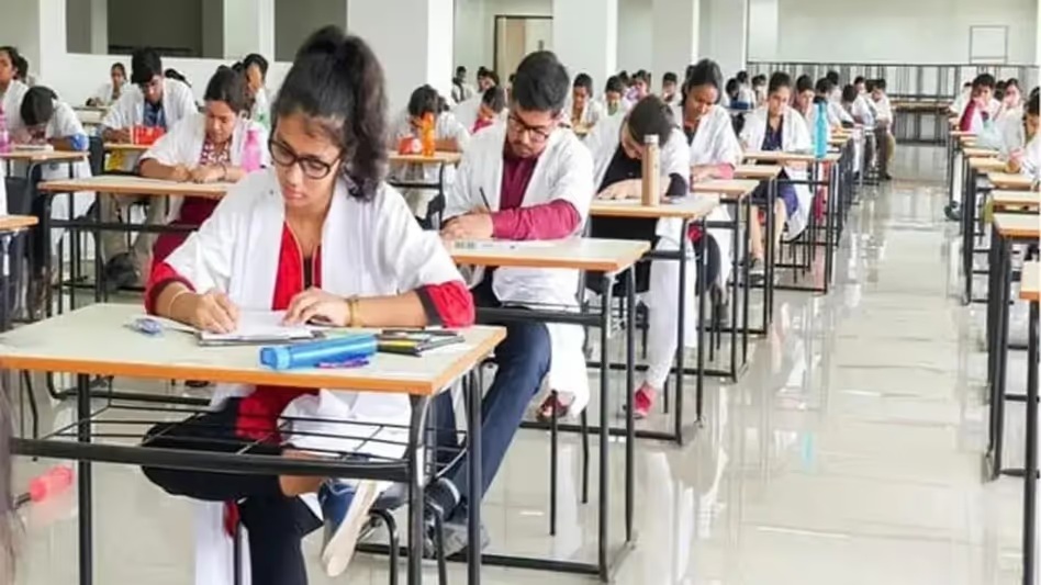 नीट परीक्षा येत्या ३ ऑगस्टला एकाच सत्रात घेण्यासाठी सर्वोच्च न्यायालयाची परवानगी