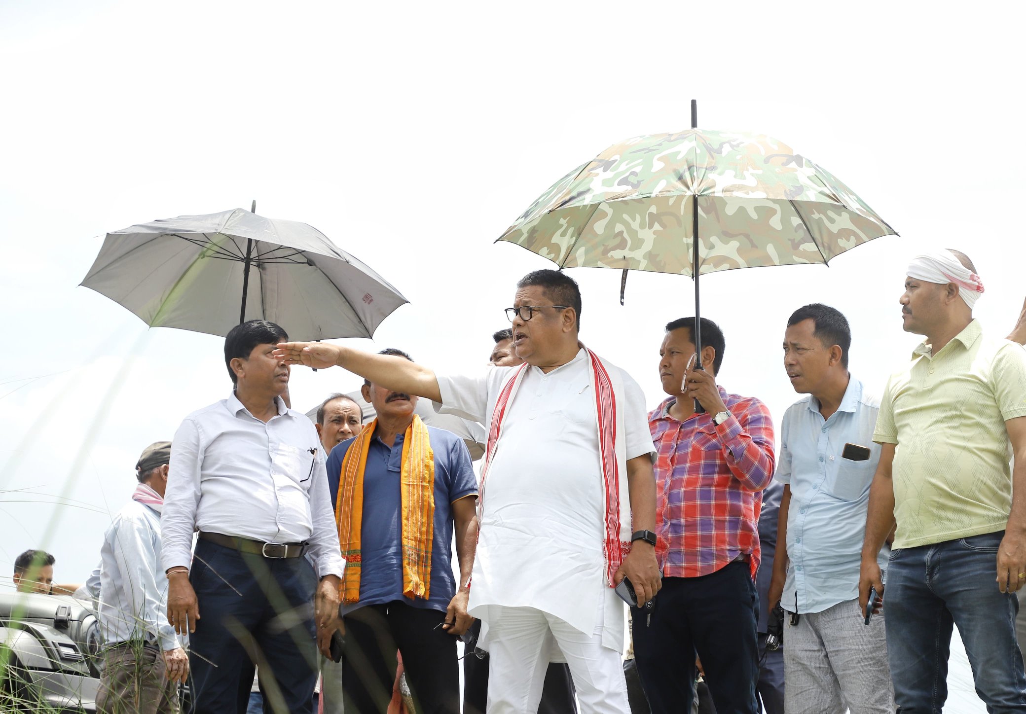 ধেমাজী জিলাৰ জীয়াঢলৰ নৱনিৰ্মিত মথাউৰিটো পৰিদৰ্শন ডাঃ ৰণোজ পেগুৰ